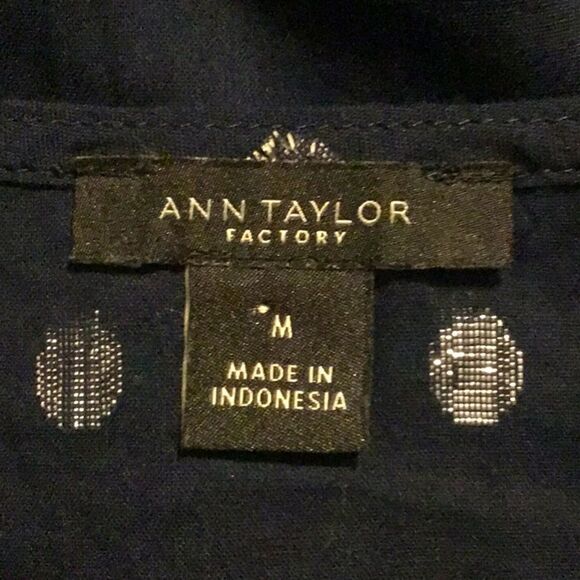 Ann Taylor Factory Navy Blue Silver Metallic Polka Dot Lightweight V Neck Blouse - Picture 14 of 15